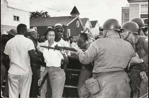 (via Civil rights leader Gloria Richardson pushing aside a bayonet during a protest in 1963. When Jo