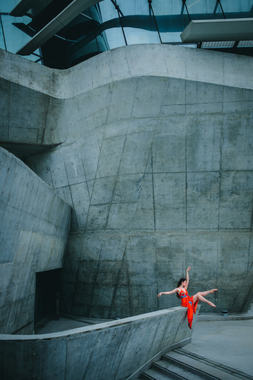culturenlifestyle:  Ballet on The Streets of Hong Kong  Omar Z Robles have been travelling to Cuba, 