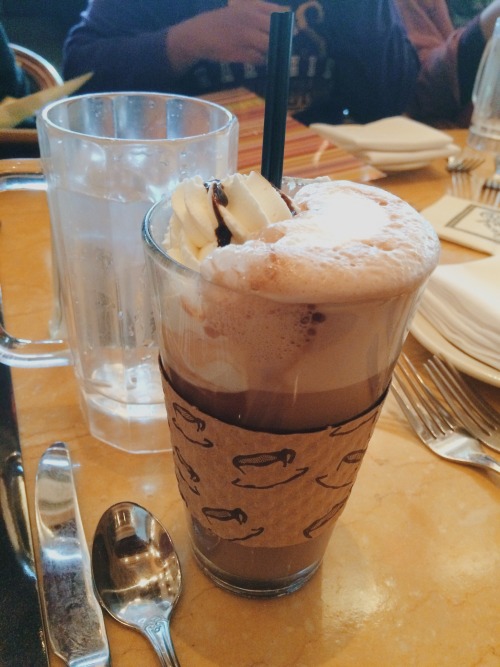 surprisebitch:  *Drake voice* why you gotta fight me at Cheesecake