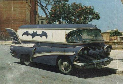 How cool is this batman bus?!