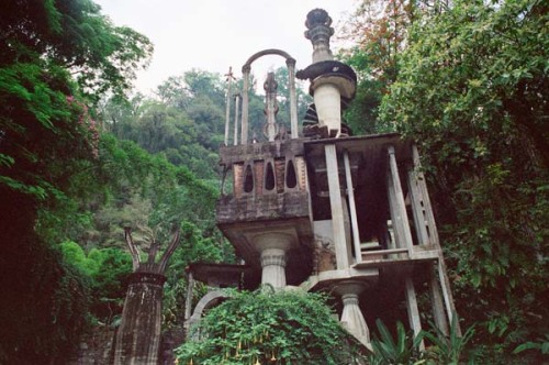 wilwheaton: beneath-the-lime-tree: shinypixiedust: Deep within the rainforests of Mexico, seven h