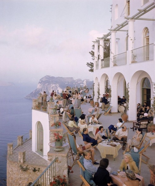 n1rvan4:Terrace in Capri - 1949 - Ralph Crane 