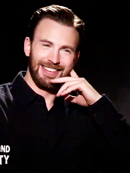 music-is-love-4ever:Chris Evans (*◡*♡)