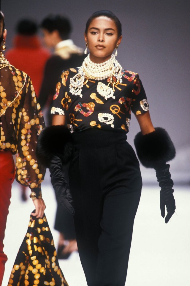 Christian Dior - Fall 1990 RTW #fashion#fashion show#christian dior#dior #fall 1990 rtw #1990#cdfall1990rtw#supermodel#original supermodels#supermodels#rtw#90s style#90s#90s fashion#runway#runway show#model#models#haute couture#couture