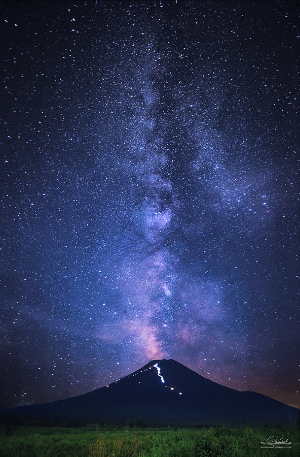 theencompassingworld:  drxgonfly:  Rising (by Shumon Saito)   shumonphotography.com