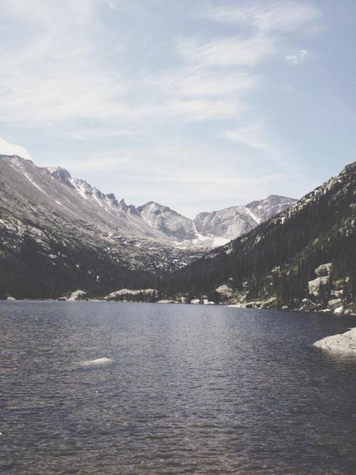 easied:  View of Mills Lake. Taken by easied Enjoy photography like this? Follow my instagram here for more pics 