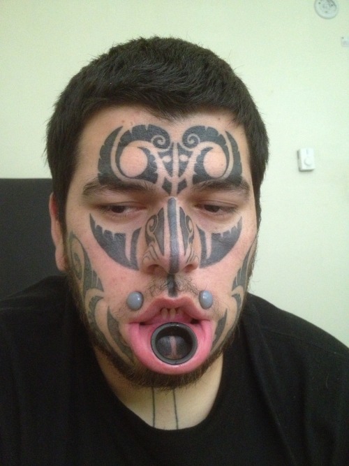 xedgemodificationx:  reanimatedhorde:  I got a new lip gauge plug.  Bradley, you sassy motherfucker