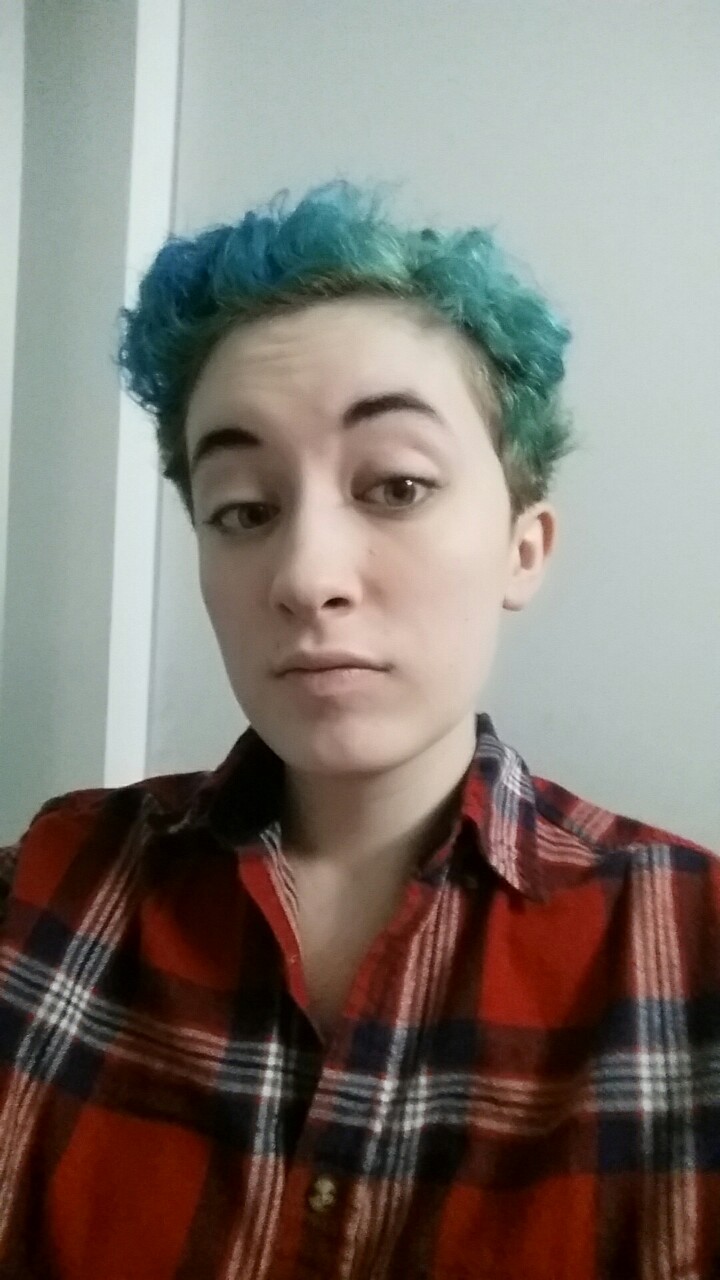 gilwing:hey i’m gil and im genderqueer!! Its always been in my about page but ive