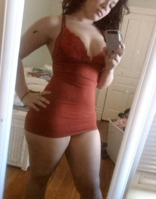 Damn ;) Follow for more thick girls like her! ;)