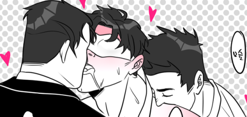 BruceClarkDamianBruceWayne/ClarkKentDamianWayne/Clarkkentthe second one is NSFW, you can check full 