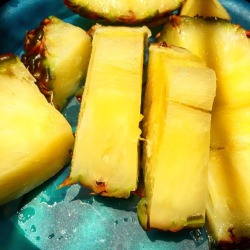 Lunchtime   #foodporn #pineapple #ohsosweet