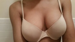 wethesexythings:  Love her tits 