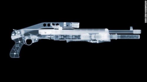 jtalaiver:  Some iconic weapons and machines reveal their innards thanks to Nick Veasey’s X-ray photography.