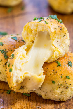 fattributes:  Easy Cheese Bomb Bread 