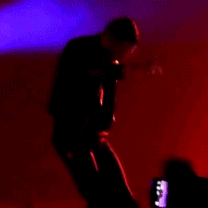 tendencytoslip:  younevershine-ifyouneverburn:  battle-born:  The Killers / Sam’s