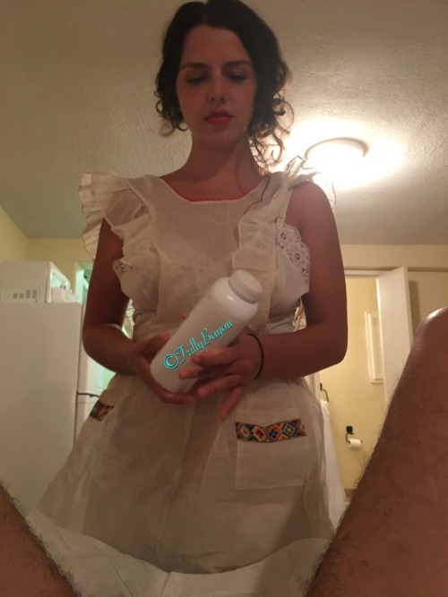 glitter-coffin:When your Mommy is a young Latina