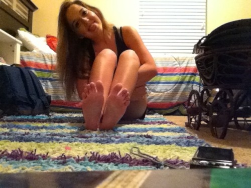 beautifulteenfeet: Follow, I follow back(: Adventuretimerulezz.tumblr.com