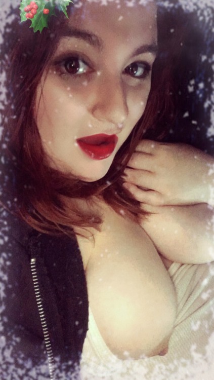 nymphoartemis: Hi, I’m an aspiring camgirl and could use some support and advice! Follow me to