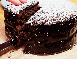 love-for-lea:Chocolate cake porn