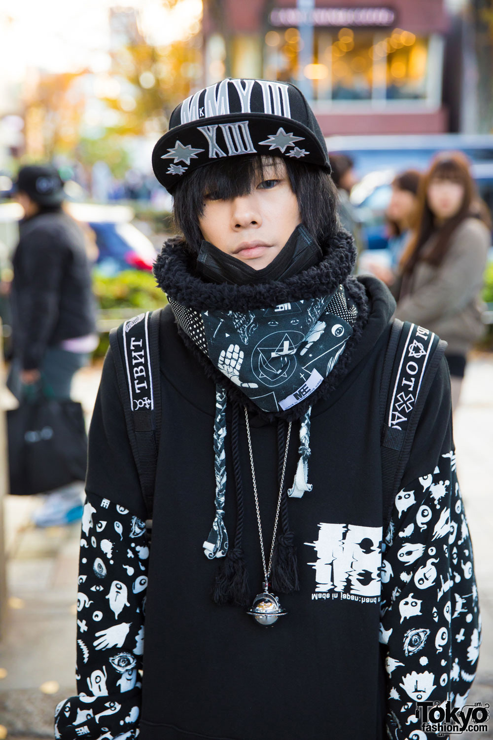 tokyo-fashion:  Ayaka and Kensuke on the street in Harajuku wearing monochrome styles