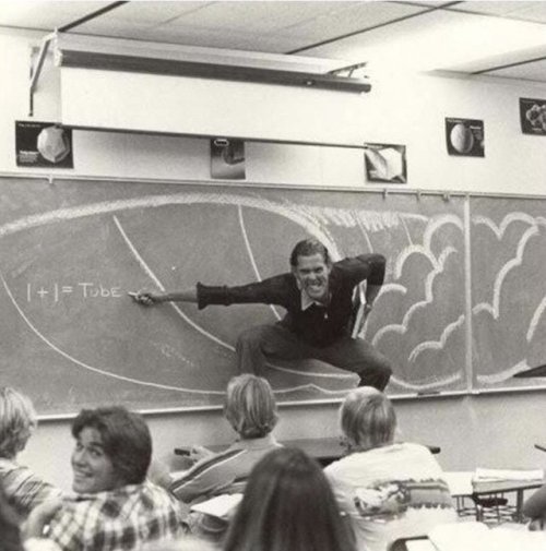 lostinhistorypics:A California teacher teaching the physics of surfing, 1970.