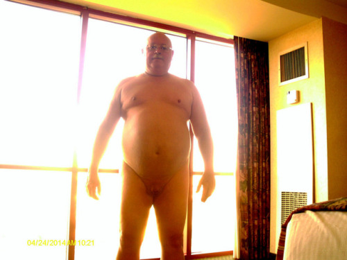 loveuolders1:  Handsome