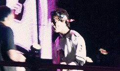 eroticaremix1:  @Harry_Styles: Eating toast in the shower is the ultimate multitask. 