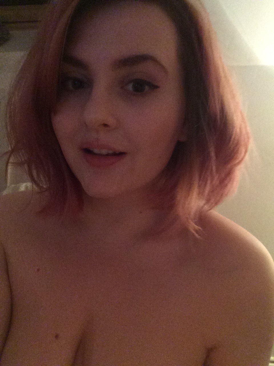 little-spoiled-brat:  pink hair chronicles  Those lips though 👌