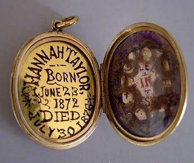 Sex sixpenceee:  VICTORIAN MOURNING JEWELRY  pictures