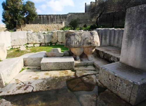 The so-called &ldquo;Fat Lady&rdquo; inside the Western Temple of the Tarxien temple complex in Malt