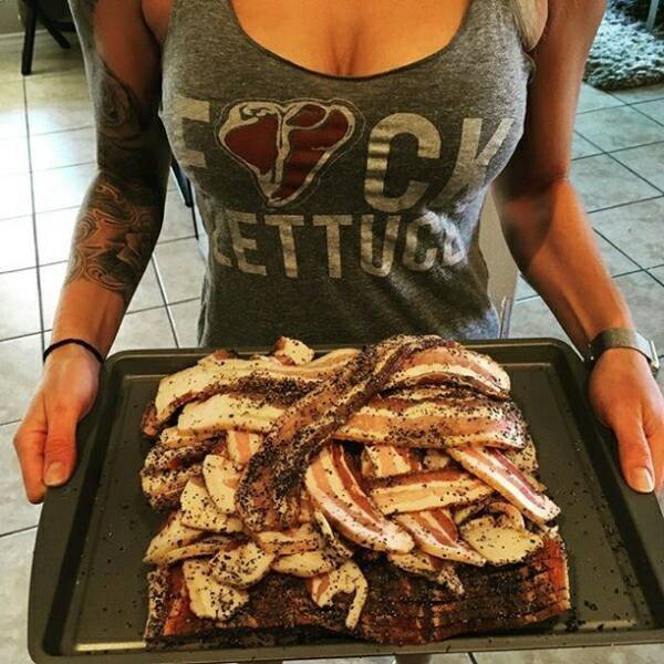3-olives-and-a-pickle:  littleshoppergirl:  i want all the bacon.  yes please!! 