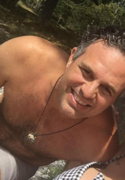 mynewplaidpants:Shirtless Ruffalo Alert