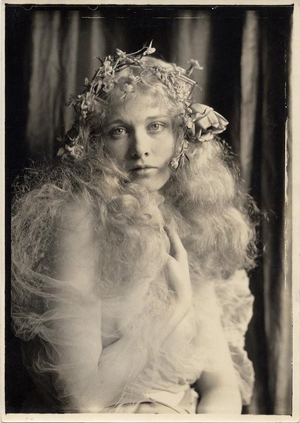 grandma-did:  I had a couple of these in the files, others provided additional photos,