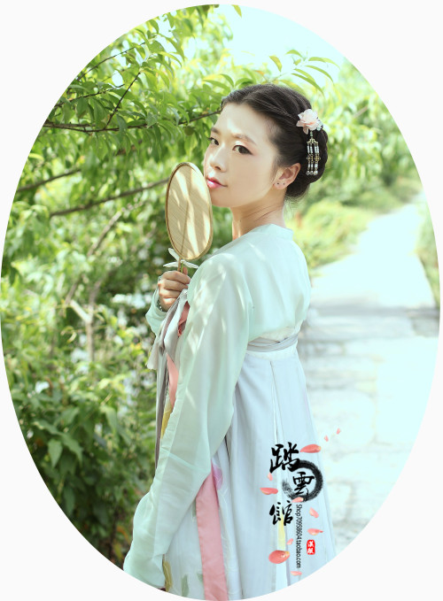 真丝齐胸褥裙3件套      1.对襟上褥，薄荷绿真丝雪纺（百分百桑蚕丝）    2.两片式真丝藏折裙：灰（真丝雪纺，百分百桑蚕丝）白（真丝乔其印花+