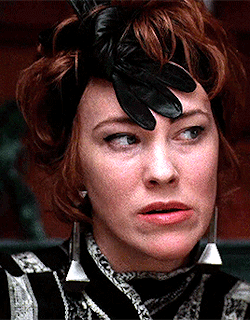 psychodelicategirl: livelaughlacroix:  blairwitchz: Catherine O'Hara wearing a glove as a headband in BEETLEJUICE (1988) || Catherine O'Hara wearing a wig as a hat in SCHITT’S CREEK (2019)  AN ICON 