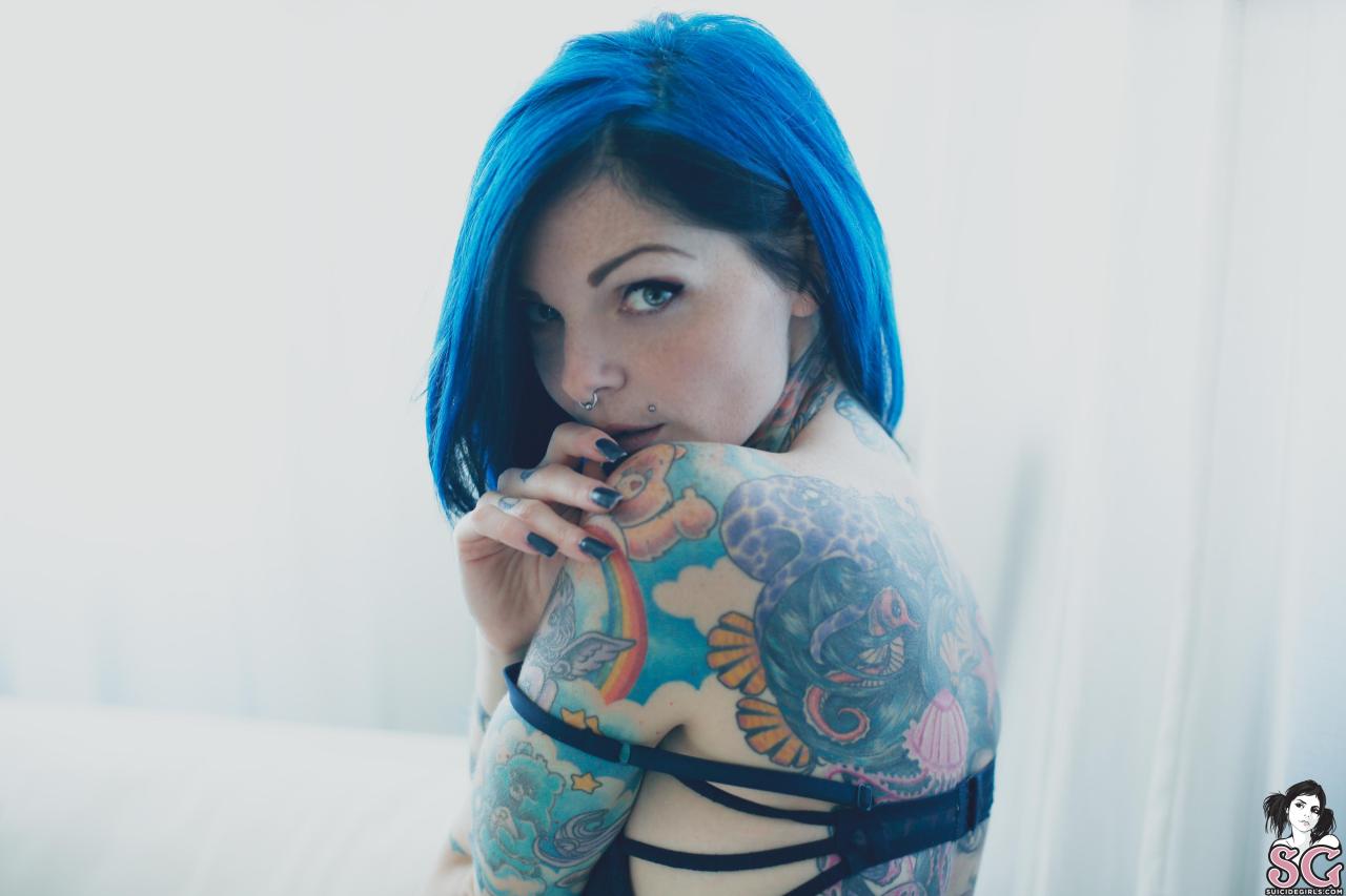 THE BEST SUICIDE GIRLS