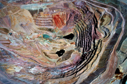 excdus:   Open-pit copper mine in New Mexico