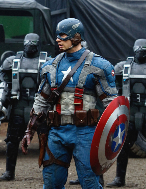 crboston: Steve Rogers + Captain America suits