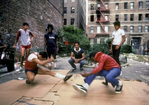 bkalldaay:  aguycalledkwest:  secfromdisaster:Late 1970s - early 1980s: Hip-hop culture, New York       (via TumbleOn)  What a vibrant time.