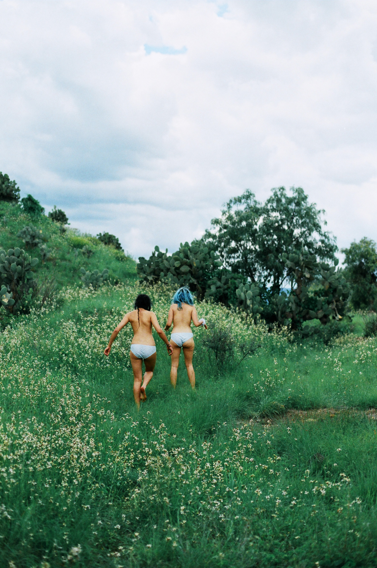 francesca-jane:  Ayesha and Cosima, Mexico City 2013 