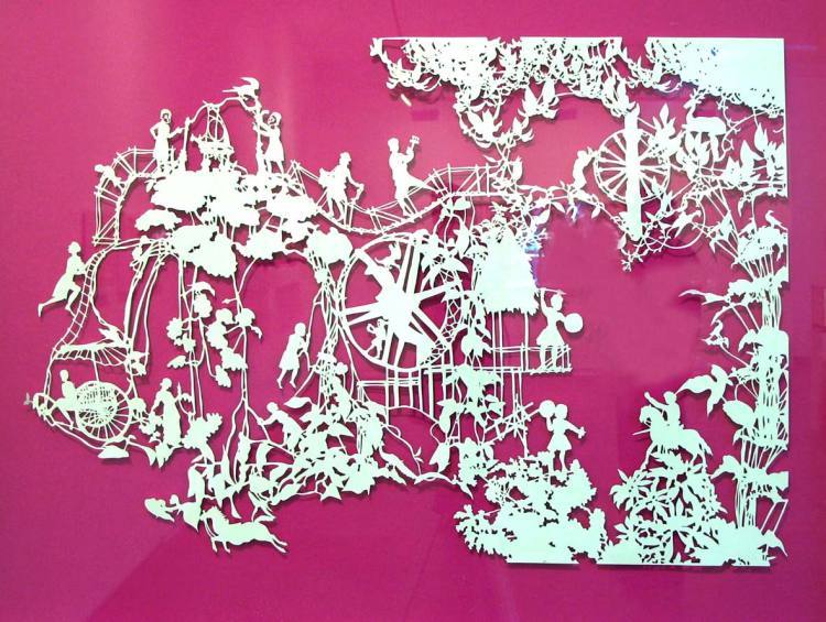 unicorn-meat-is-too-mainstream:  Papercut Arwtorks by Emma van Leest 