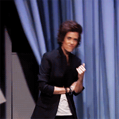 harryniips:  Kristen Wiig as Harry Styles on Jimmy Fallon + 