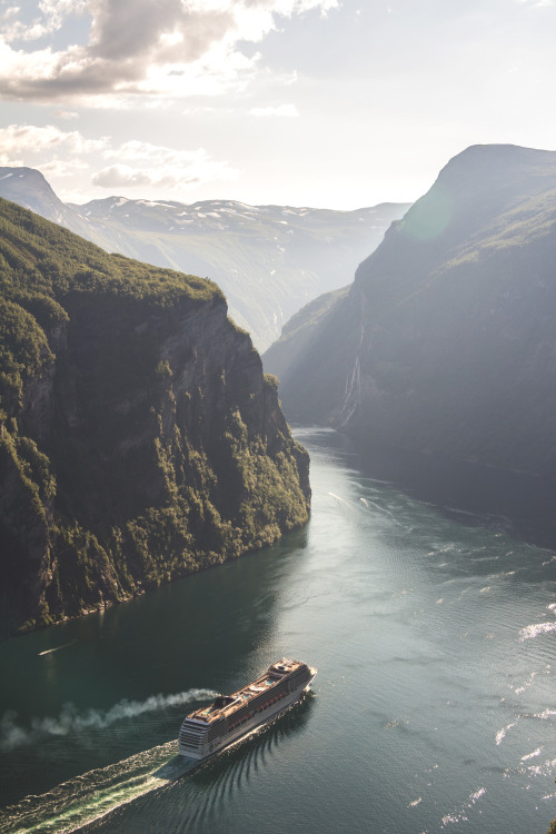 wavemotions:  Cruise Ship Leaving Geiranger adult photos