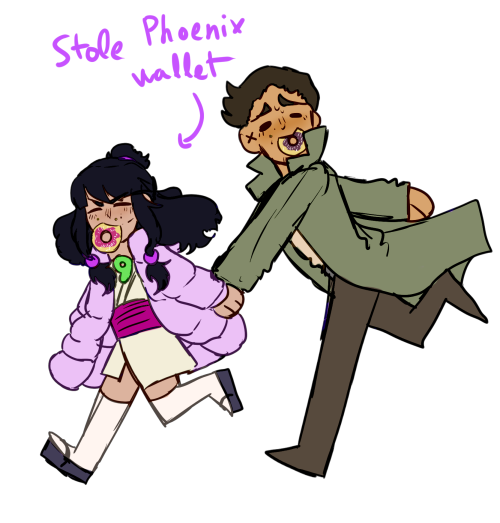 You know what means Phoenix been a prosecutor, GUMSHOE. GUMSHOE EVERYWHERE. (Ace attorney where ever