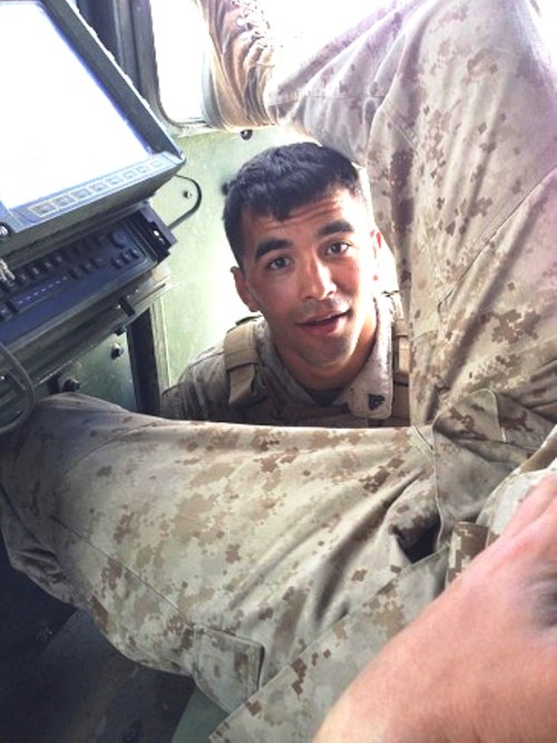 marinebuzz: nice view Soldier get up to the most amusing things.