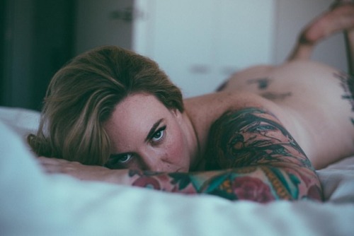 Wednesday = a lil bit of booty @danielklaas. . . . . . . . #melbournephotographer #tattoo #tattooe