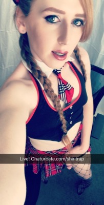 shiriallwood:  https://chaturbate.com/shiritrap