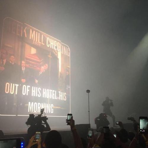 notoriouslynay:  56blogscrazy:  Drake at OVO Fest wildin nigga RIP MEEK  Did i reblog this if not. D