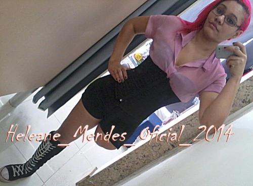 Another photoset about Heleane Mendes (Gynnger Carter). With her leg and shoes