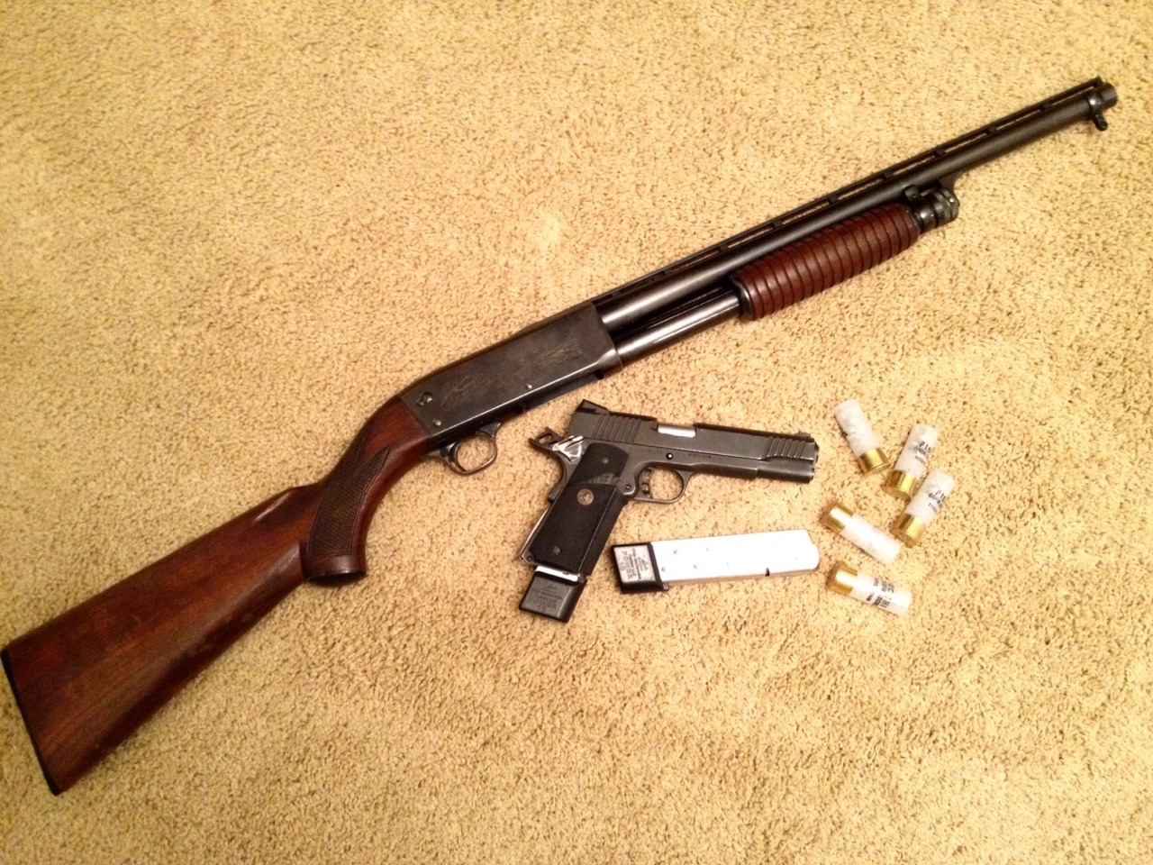 thatonegunblog:  It would be foolhardy to attempt a home invasion tonight.